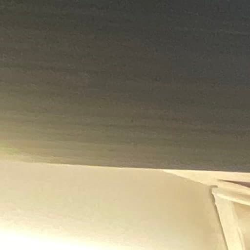 Montaż maskownic — wykończenie narożnika