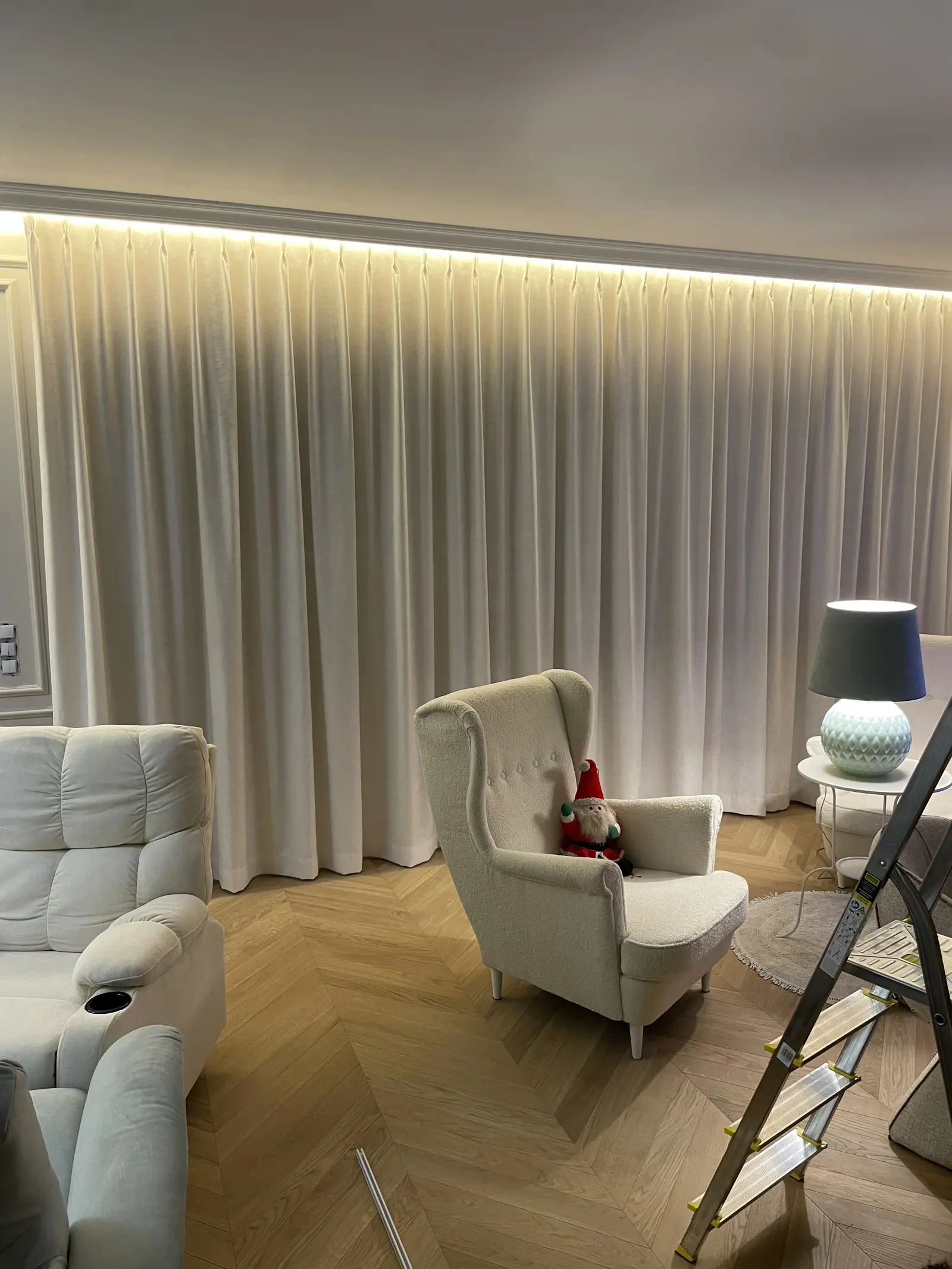 Realizacja: Zasłony z podświetleniem LED — Łódź, Polesie